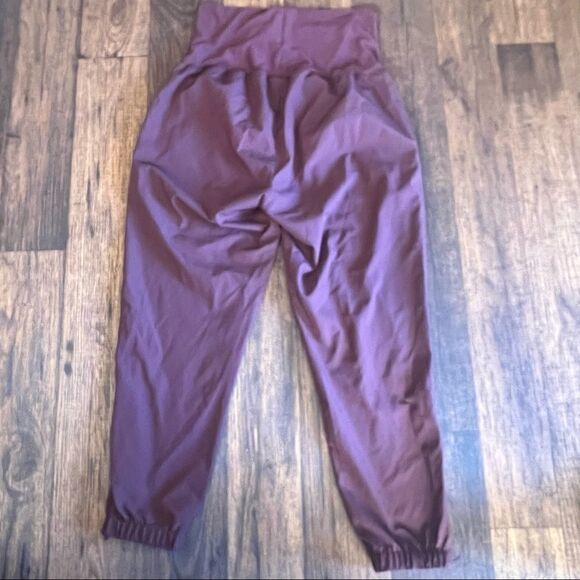 Old navy joggers  - Picture 2 of 3